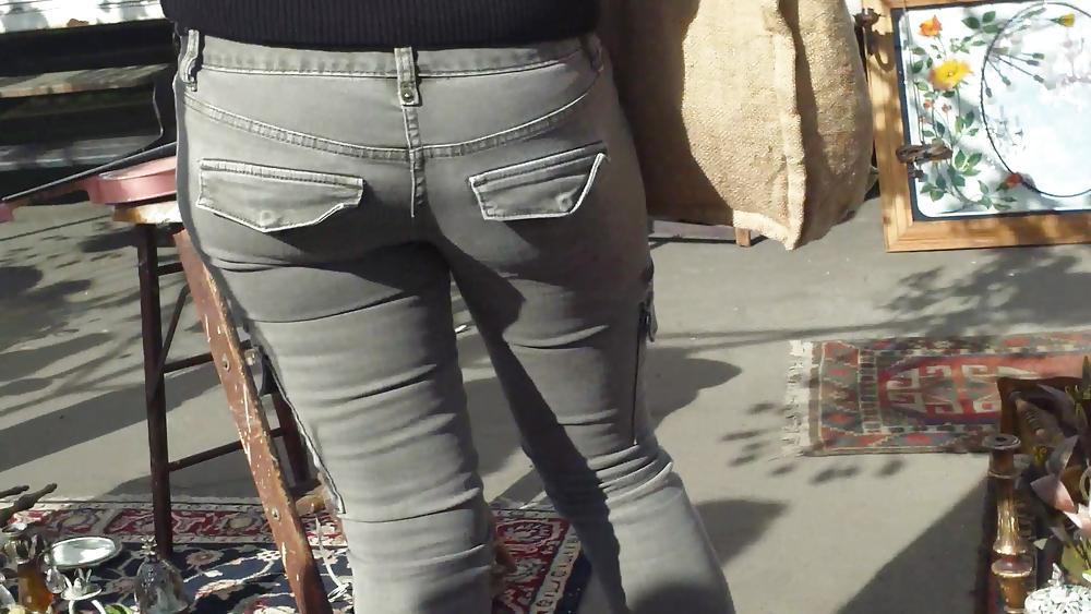 25P Nice tight sexy butt & butt in grey jeans