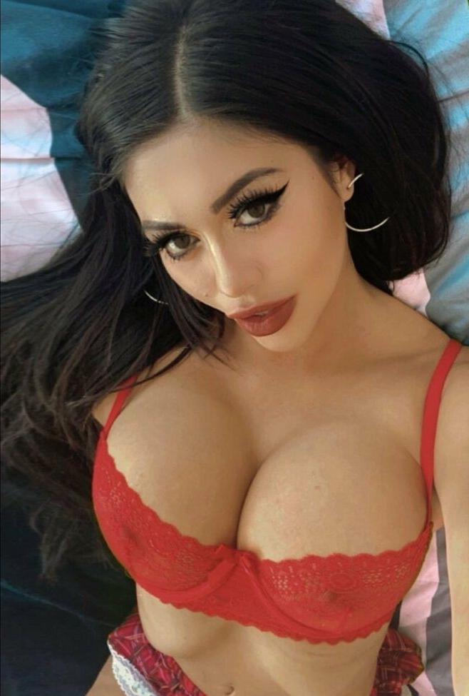 25P Miranda Vixen nude