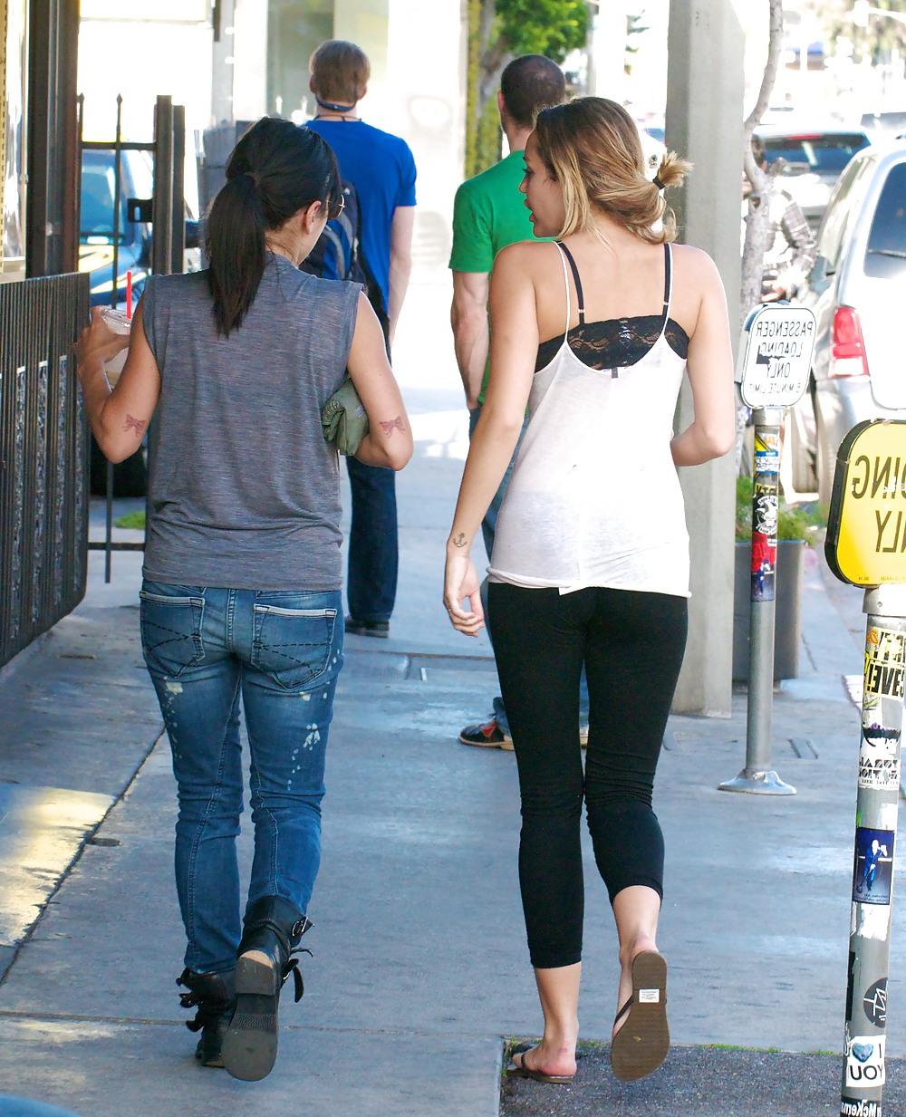 25P Miley Cyrus SideBoob and Upskirt