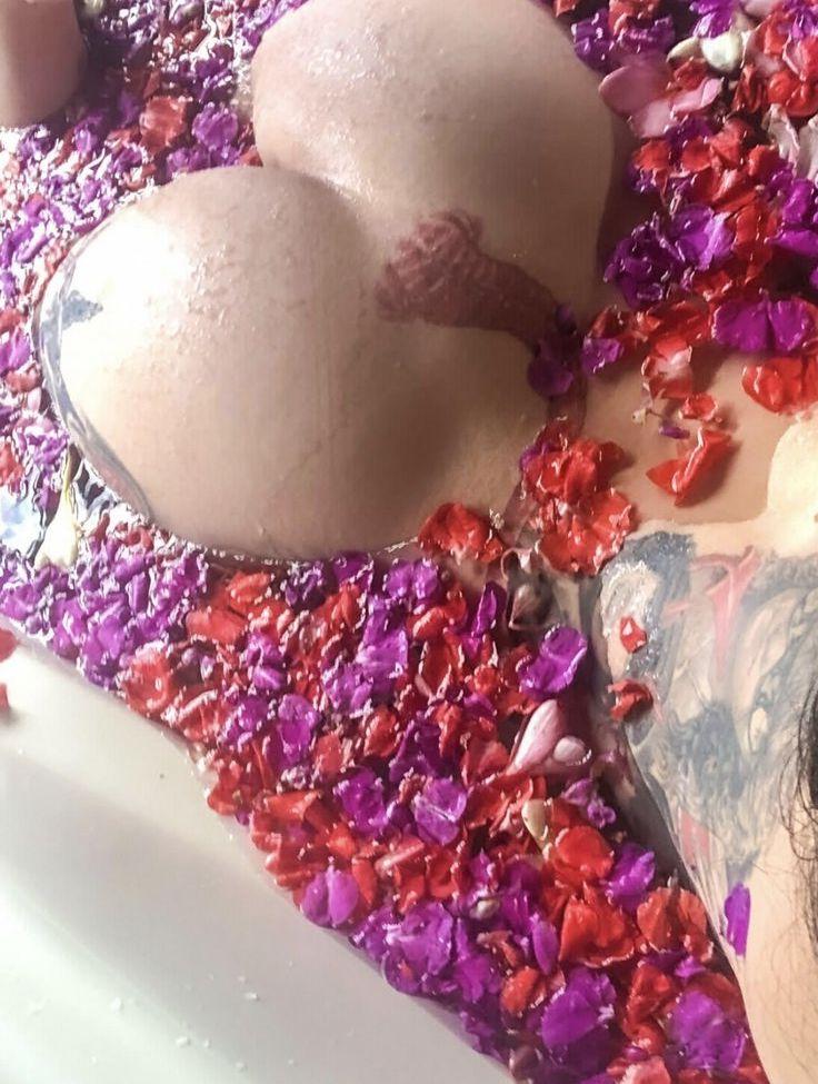 15P Vagabond Vixen nude