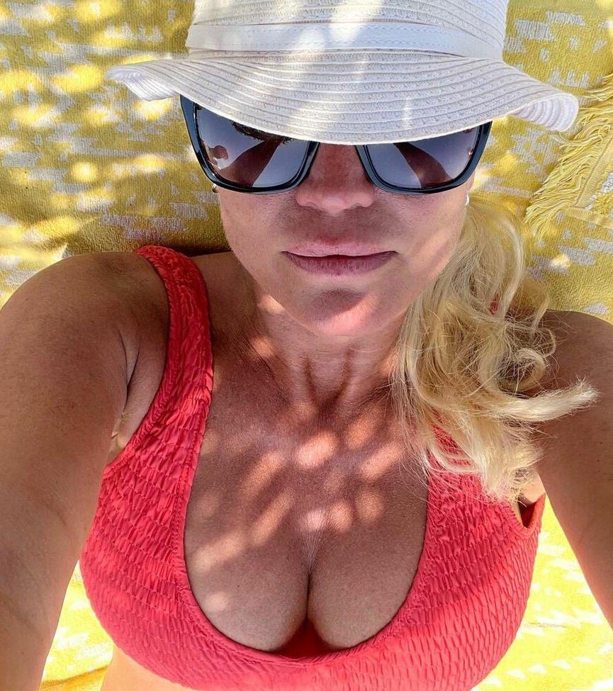 25P Denise Van Outen nude
