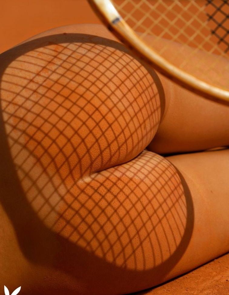 25P Svenja Van Den Bogaart nude
