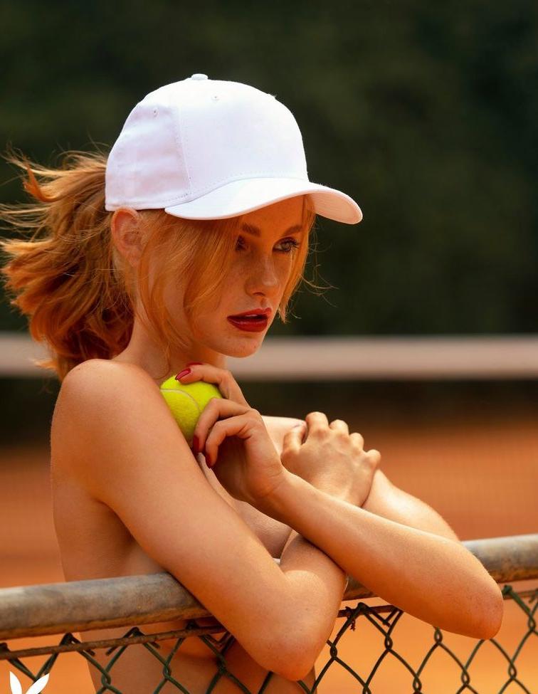 25P Svenja Van Den Bogaart nude