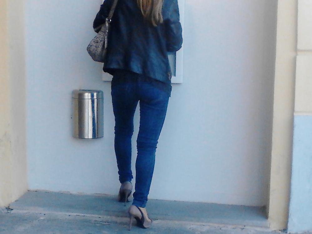 25P Voyeur Upskirts