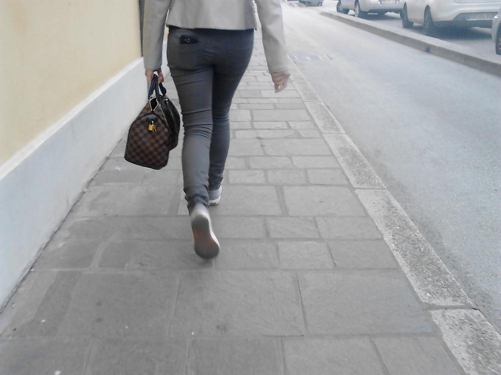 25P Voyeur Upskirts