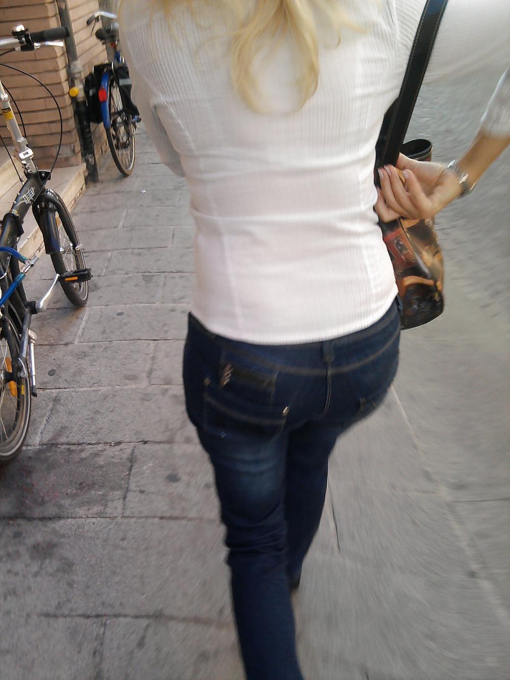 25P Voyeur Upskirts