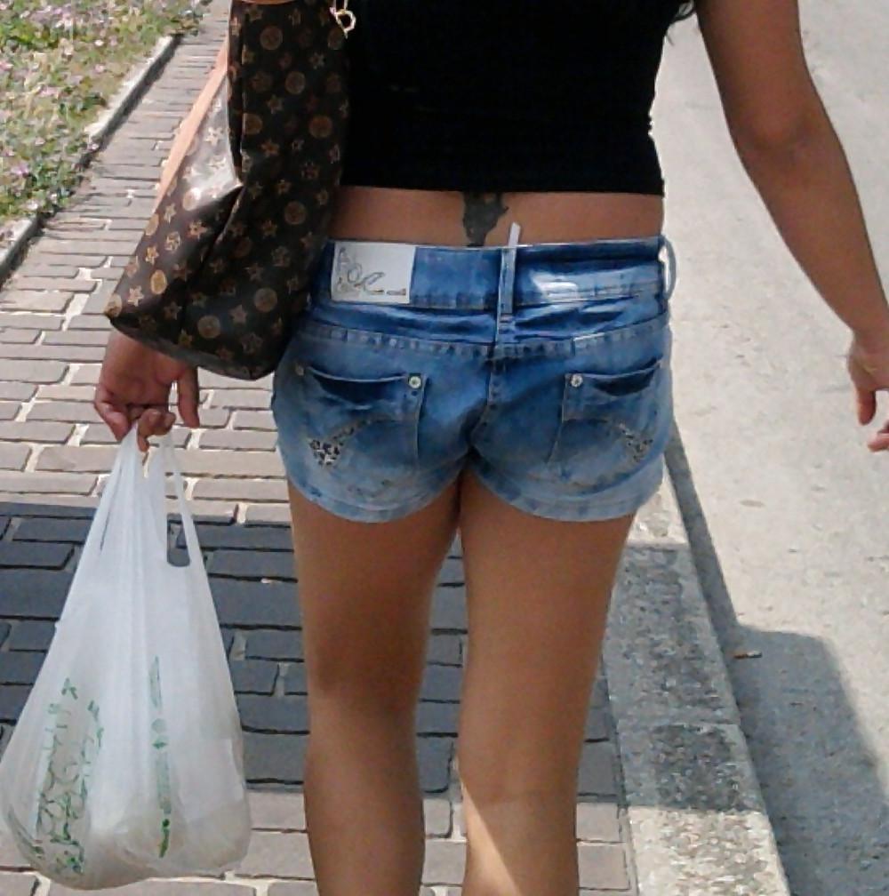 25P Voyeur Upskirts