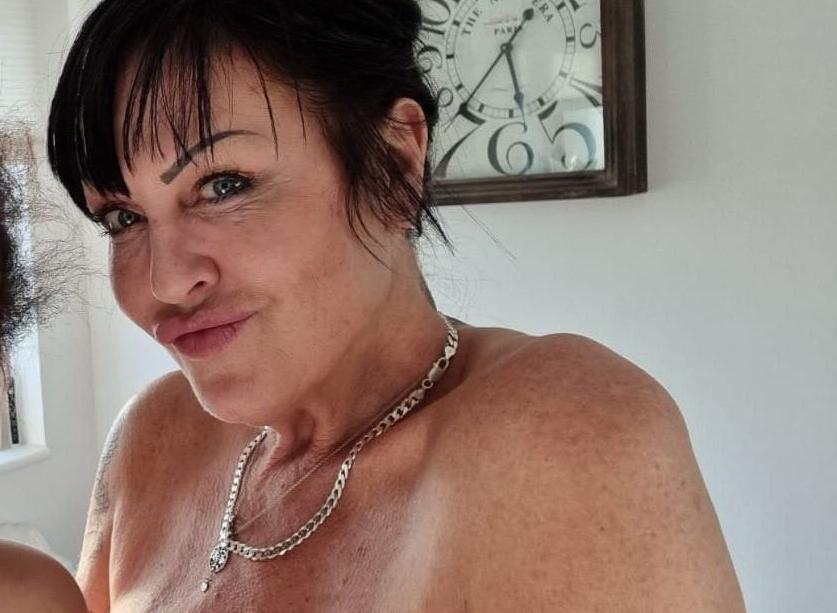 12P Mum_Vs_Daughter nude