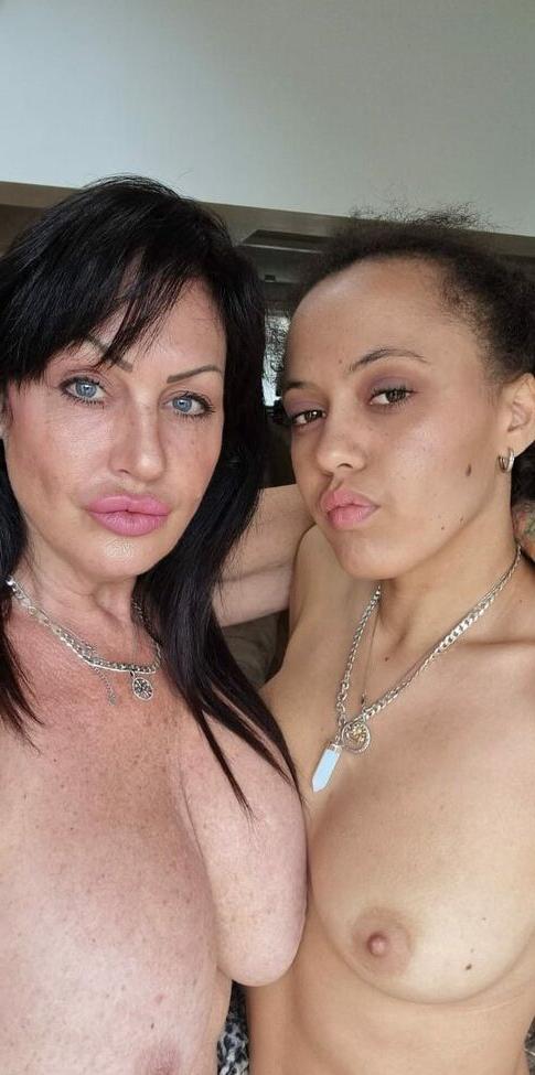12P Mum_Vs_Daughter nude