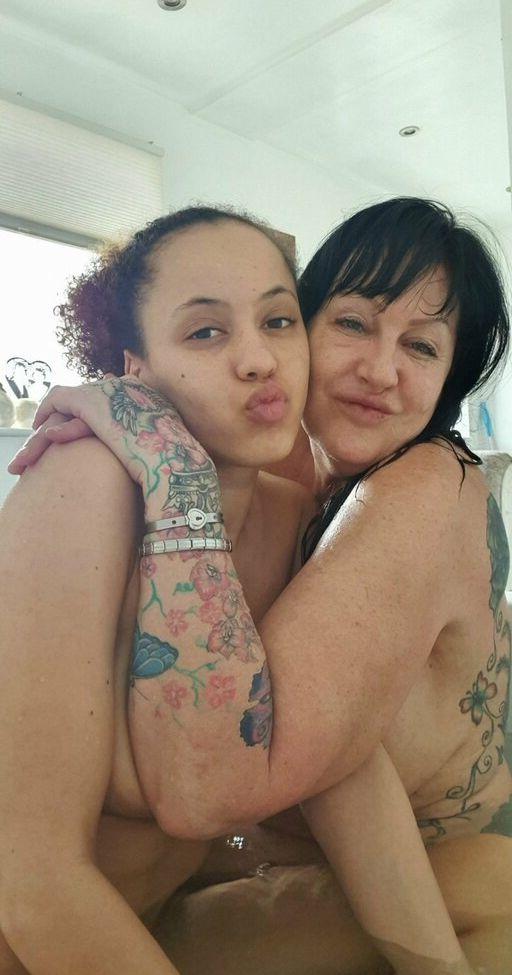12P Mum_Vs_Daughter nude