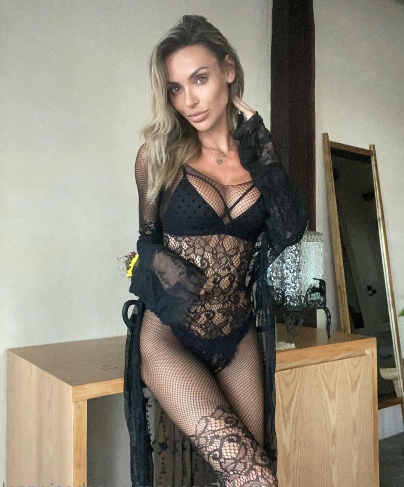25P Anniek Van Kuelen nude