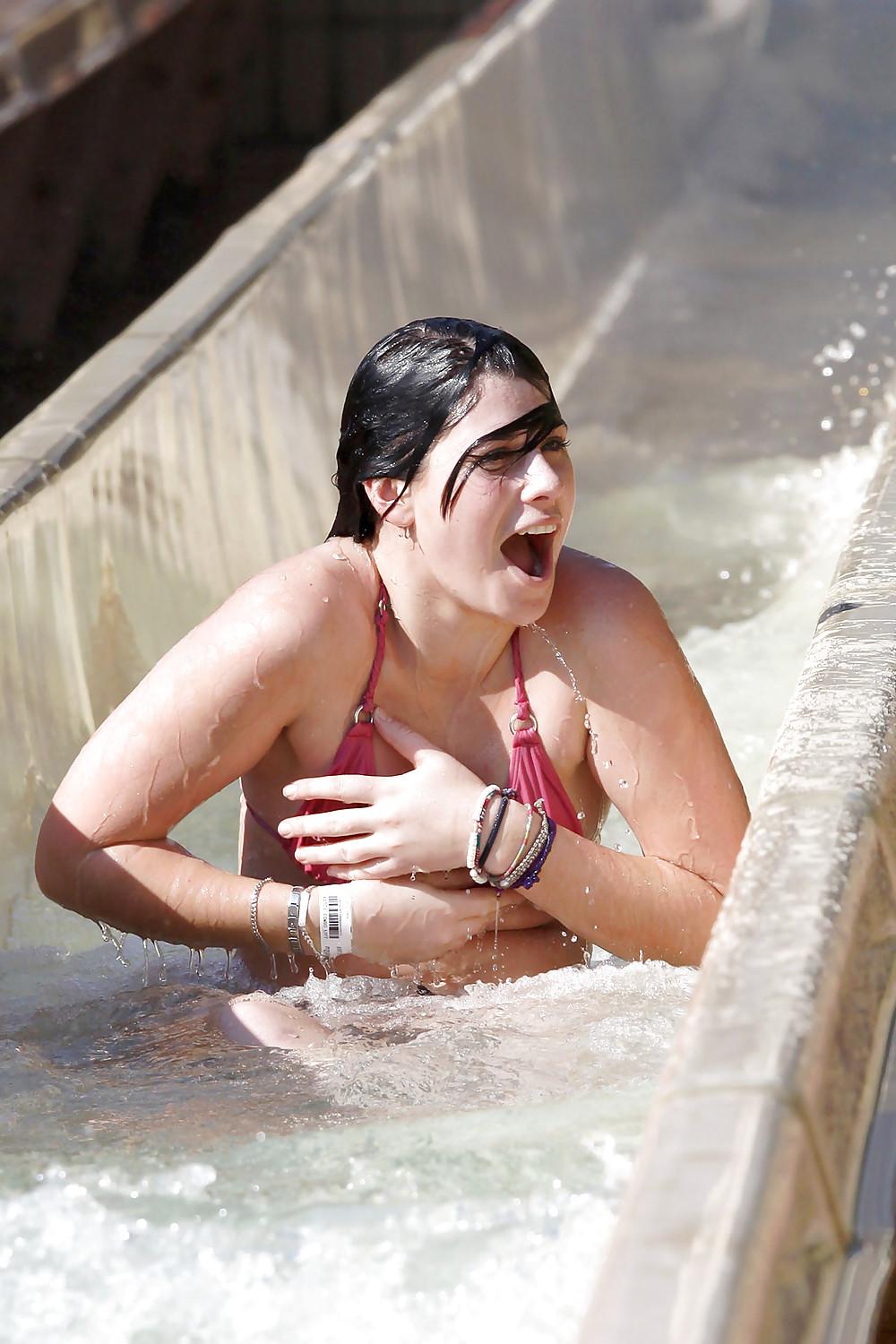 25P Bikinis At The Waterpark