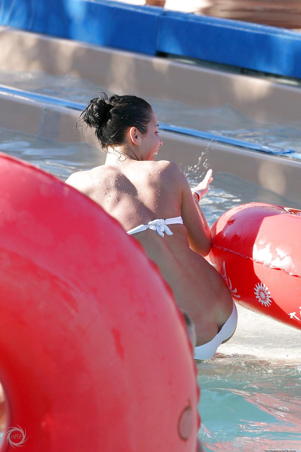 25P Bikinis At The Waterpark