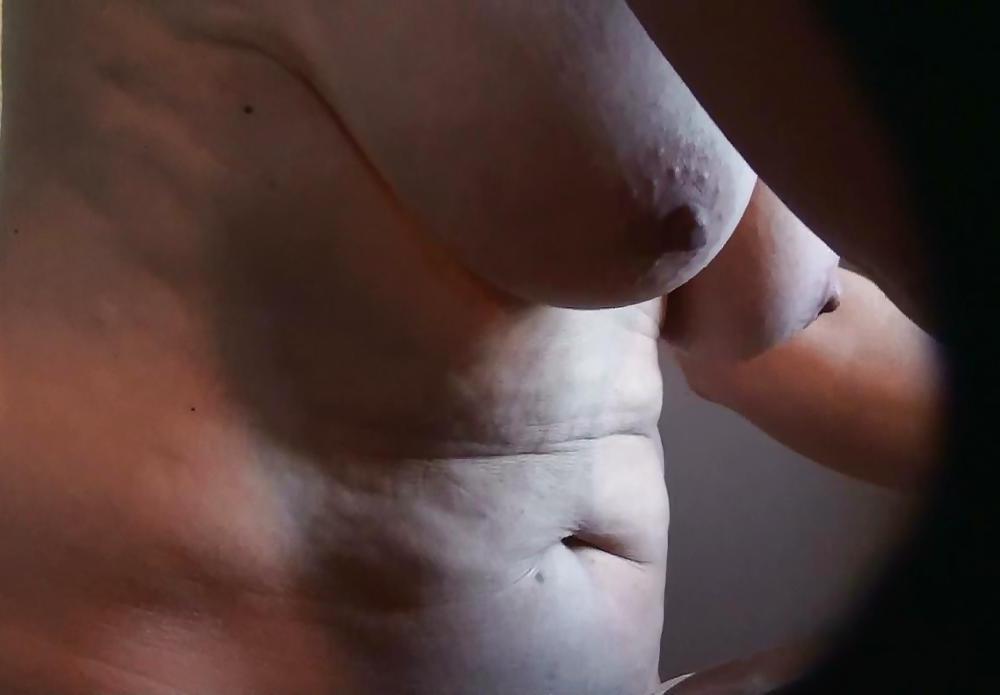 14P Hot nipples in the morning
