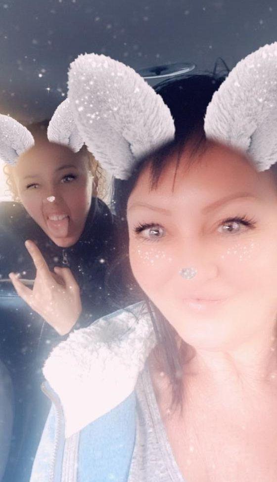 25P Mom_vs_daughter nude