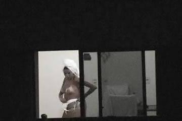 13P Voyeur!