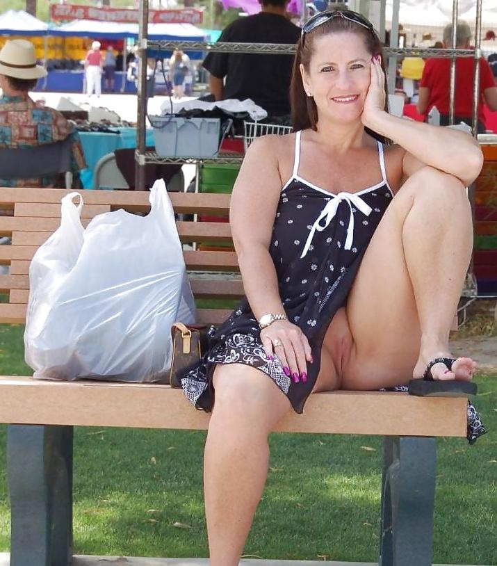 25P Upskirt Pussy 9