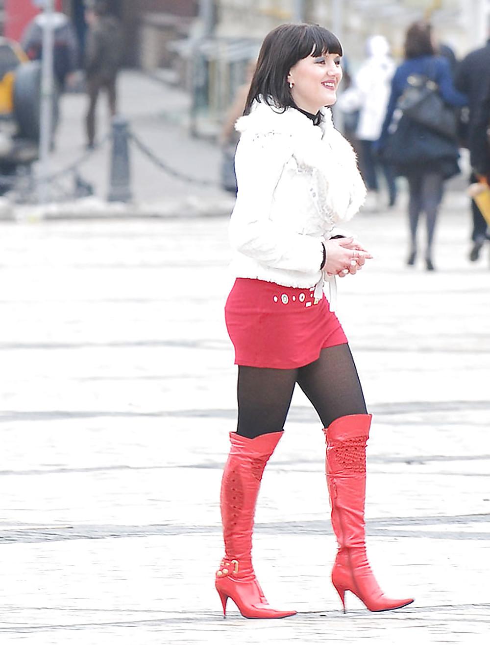 11P In The Streets 039 - Santas Daughter?! 