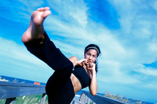 21P Fighting girl's feet