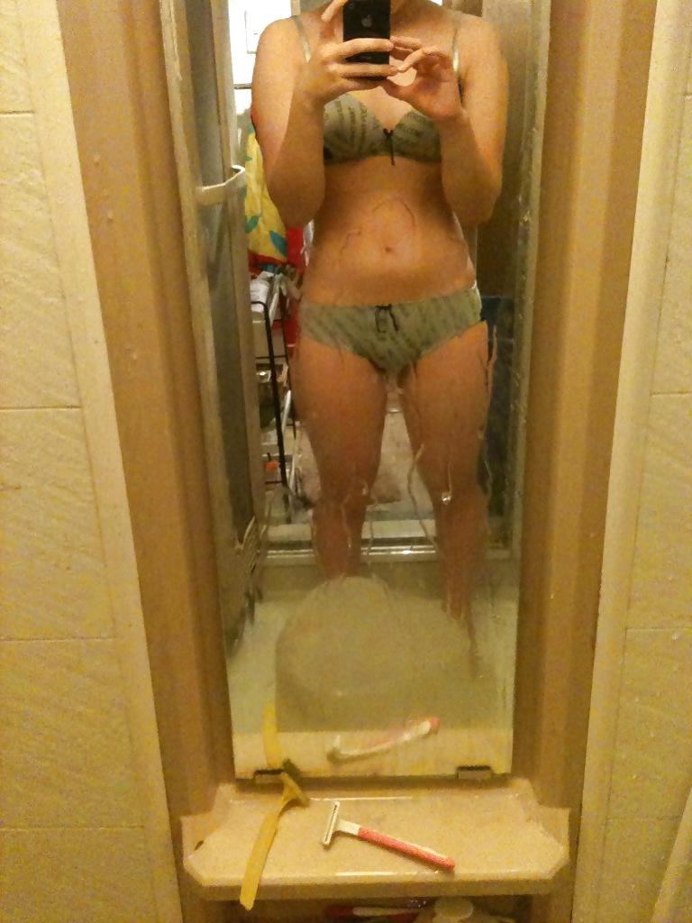 25P Cute Asian with a Cheap Camera