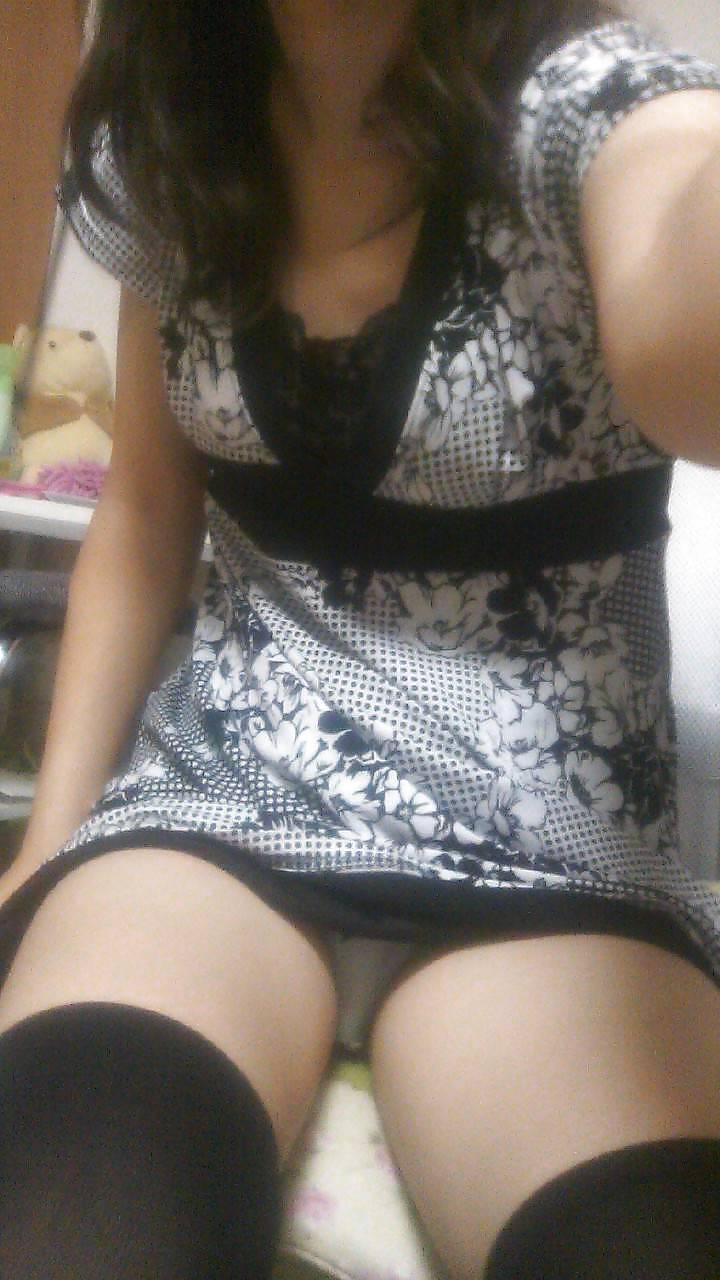 25P Cute Asian with a Cheap Camera