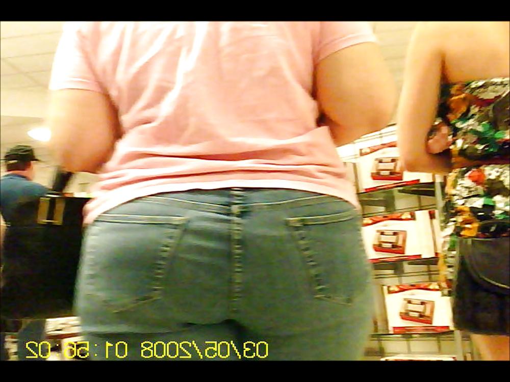 8P BBW Mom Shopping with Skinny Daughter