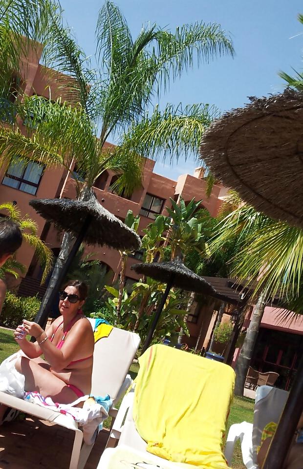 14P Fat ass on vacation 