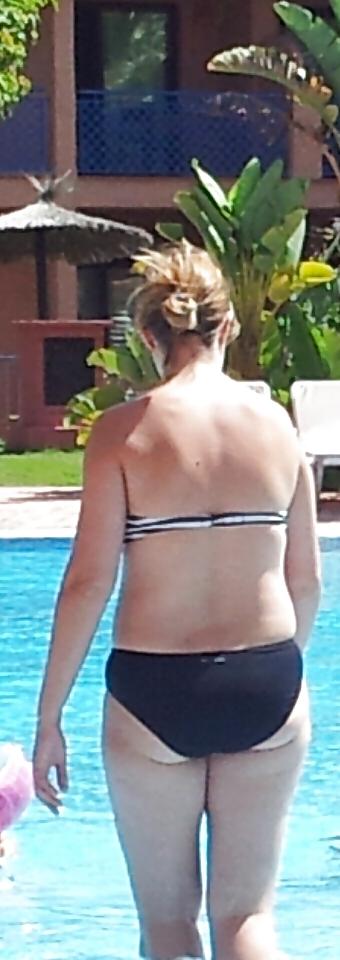 14P Fat ass on vacation 