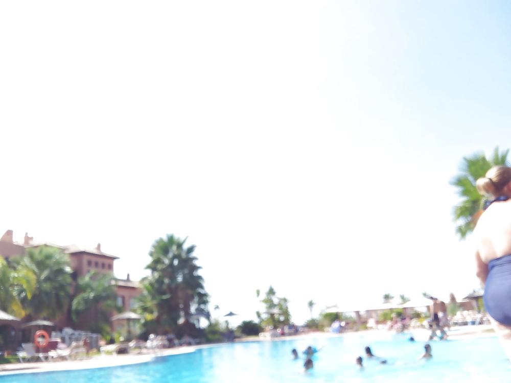 14P Fat ass on vacation 