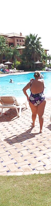 14P Fat ass on vacation 