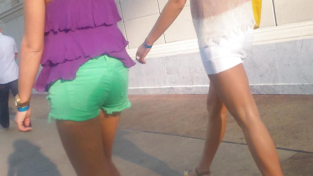 25P Teen ass & butt up close