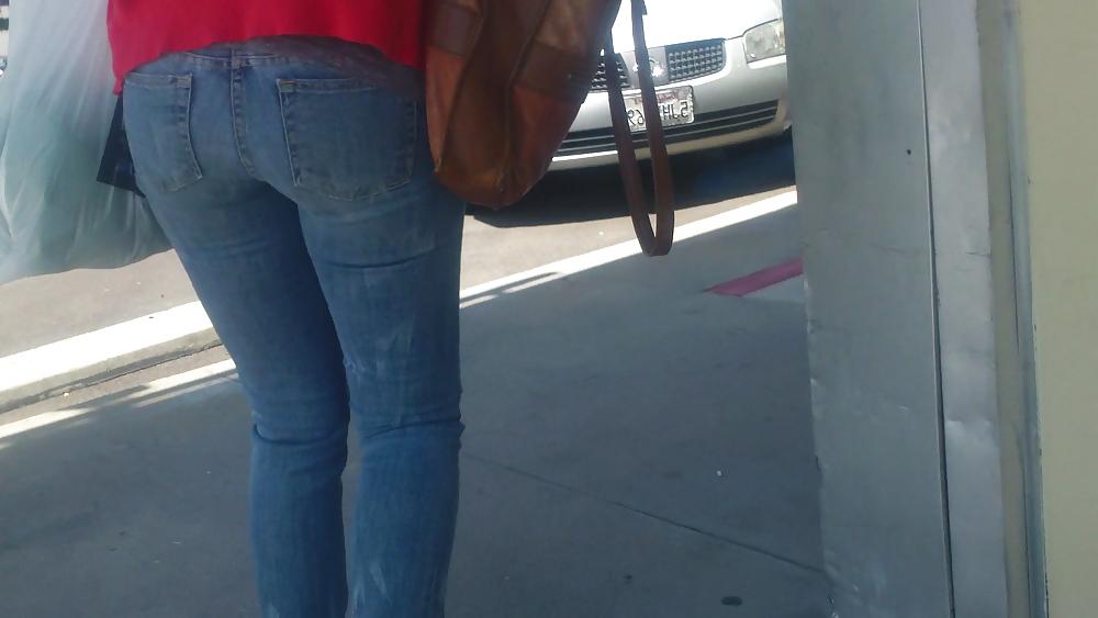 25P Teen ass & butt up close