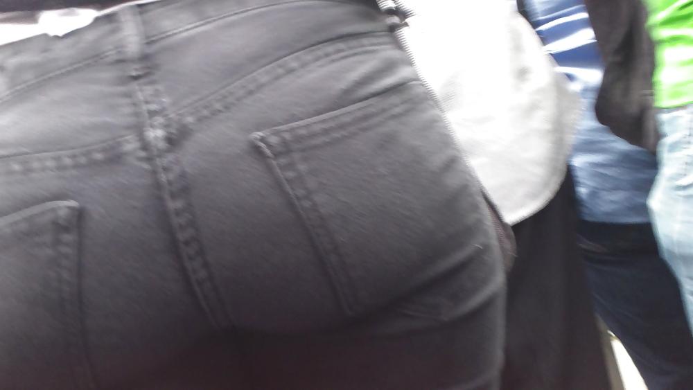 25P Teen ass & butt up close