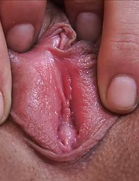 22P Some close up pussies