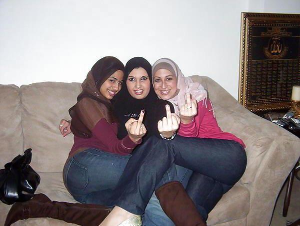 25P Arab mohagabat ( arab veiled girls)
