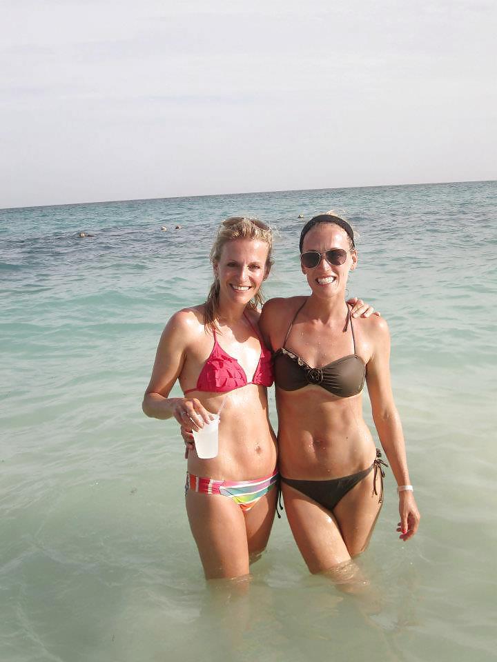 17P Non Nude Hot Girls
