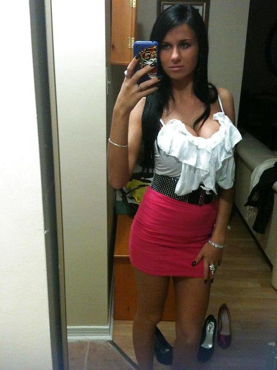 17P Non Nude Hot Girls