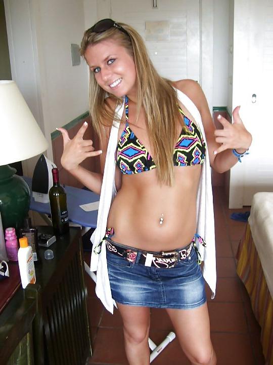 17P Non Nude Hot Girls