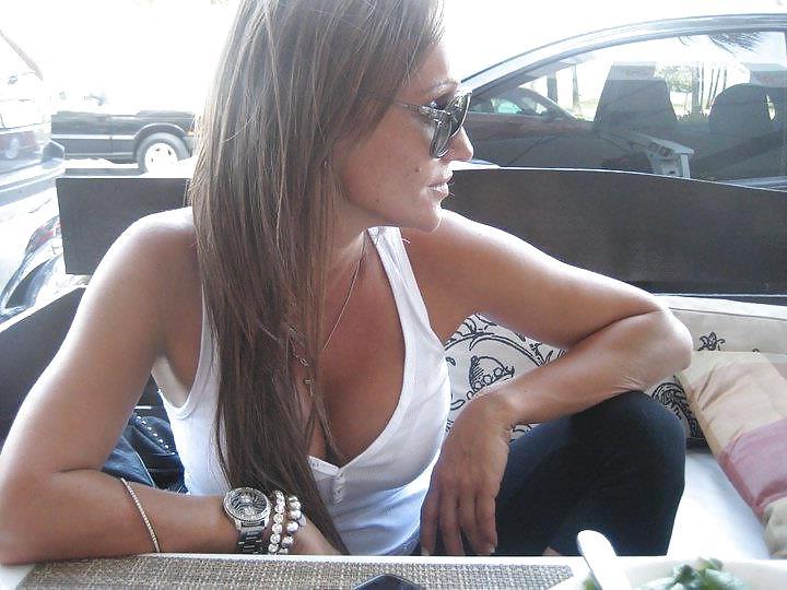 17P Non Nude Hot Girls