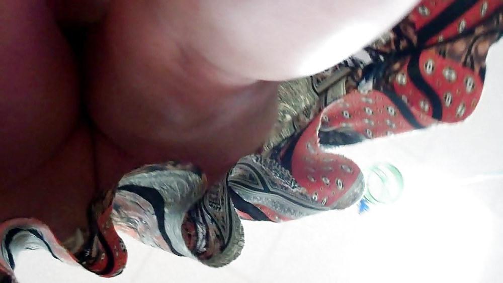 10P Bubble butt upskirt milf