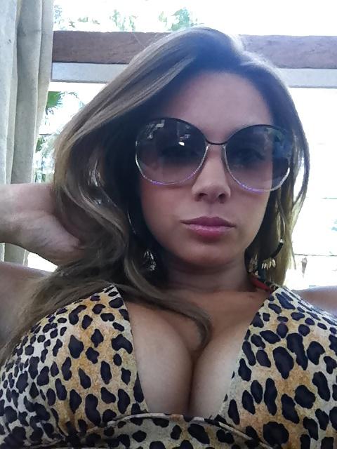 25P Amateur Girls 16