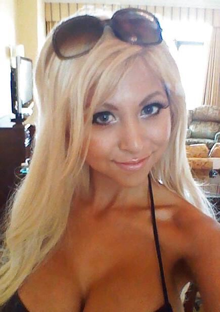 25P Amateur Girls 16