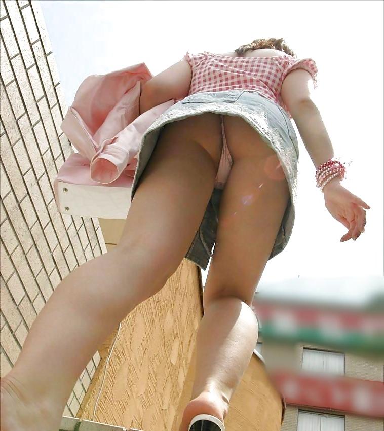 25P Upskirt 9