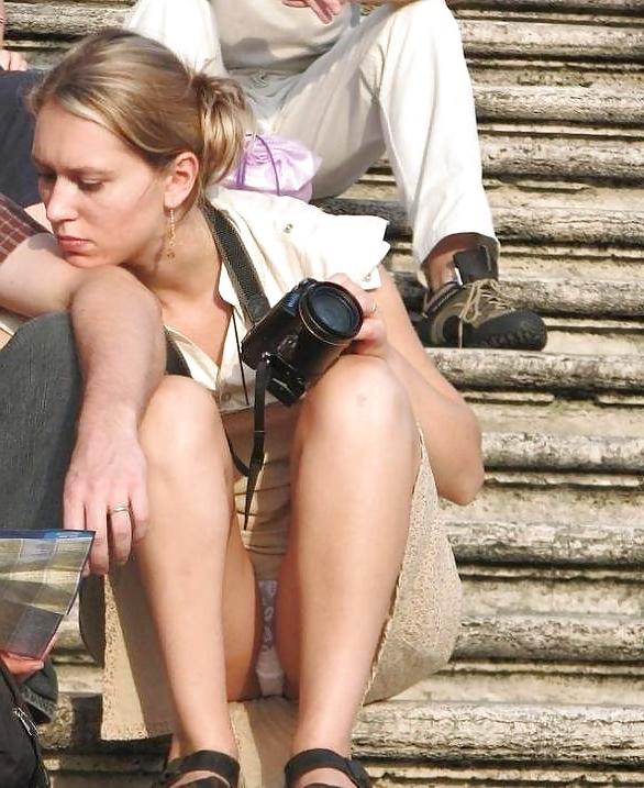 25P Upskirt 9