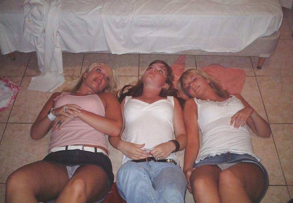 25P Upskirt Groups