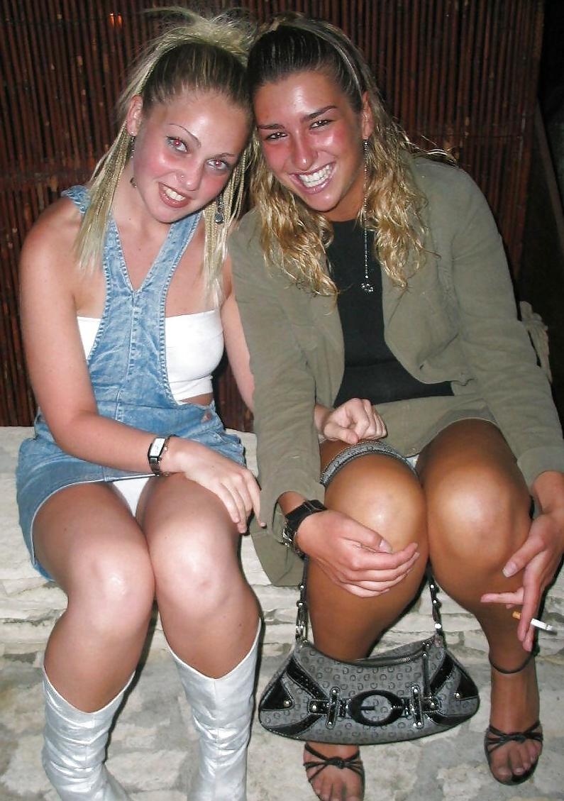 25P Upskirt Groups