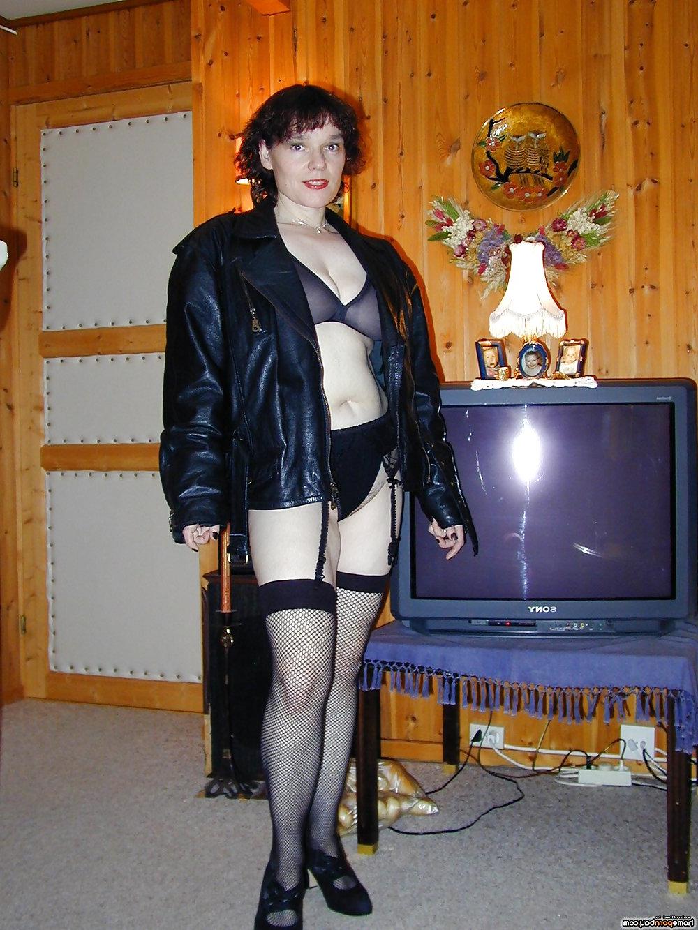10P Horny Norwegian Woman