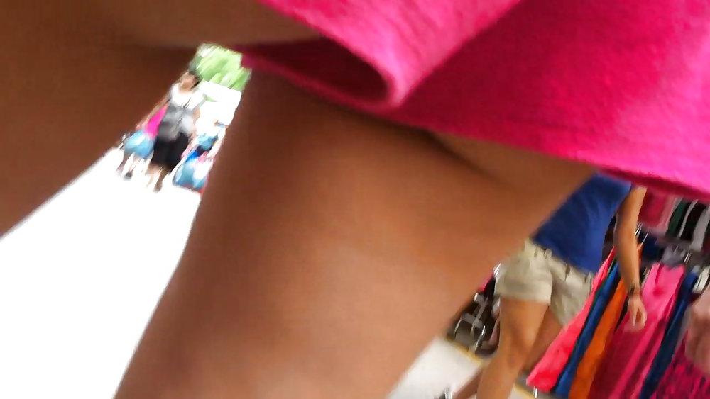 25P GREEK GIRLS IN SHORTS