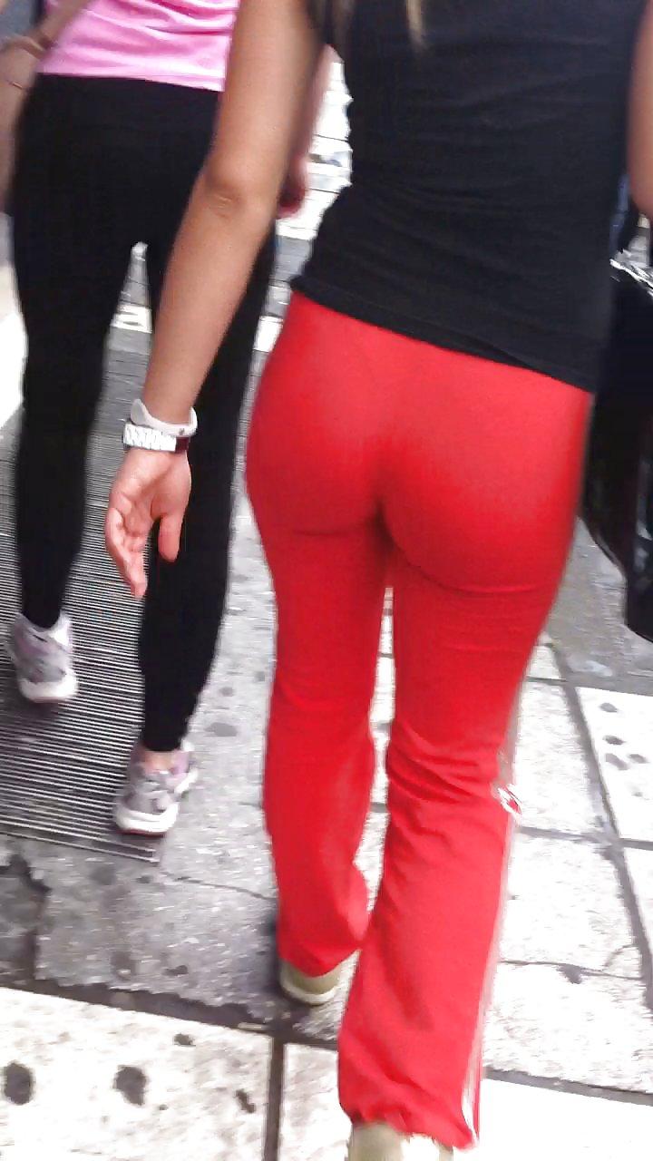 25P GREEK GIRLS IN SHORTS