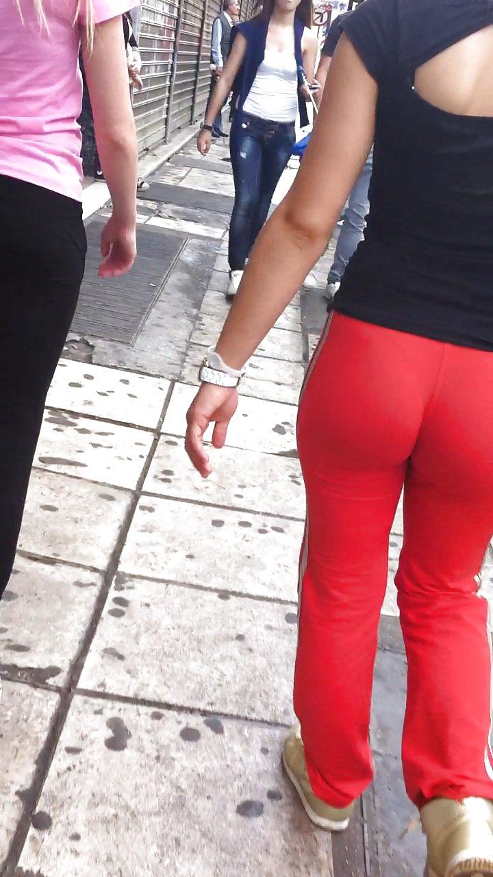 25P GREEK GIRLS IN SHORTS
